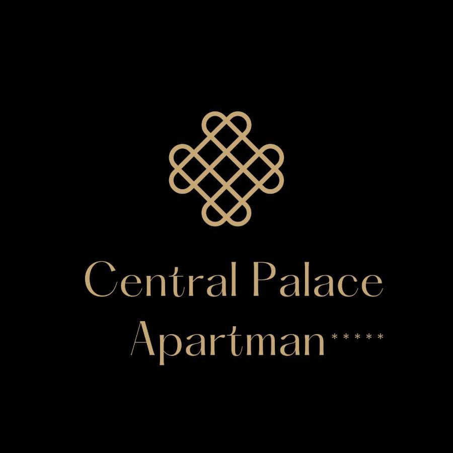 Central Palace Apartman เดเบรตเซน ภายนอก รูปภาพ