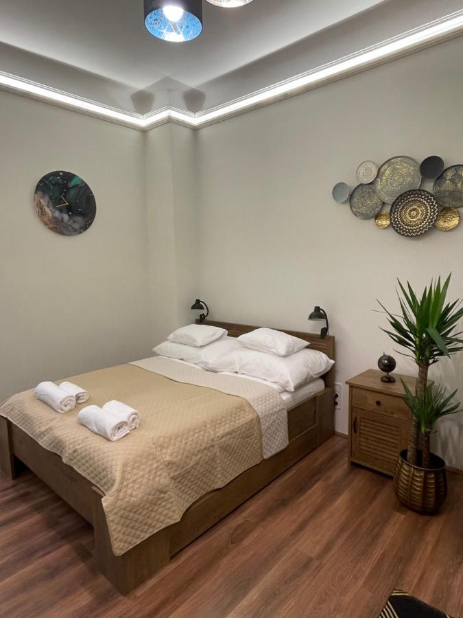 Central Palace Apartman เดเบรตเซน ภายนอก รูปภาพ